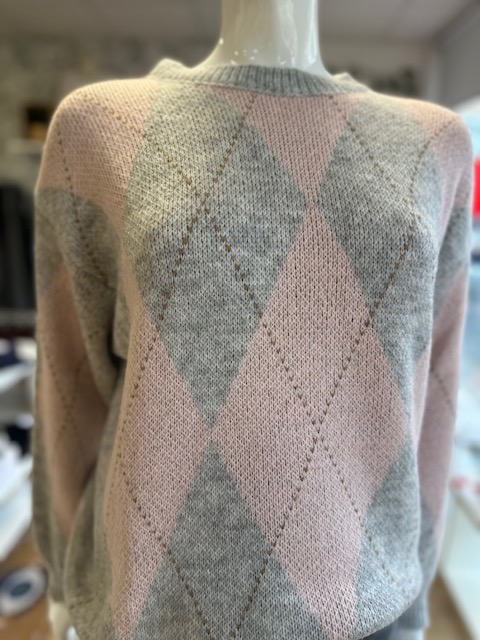 Pull femme à losanges rose et gris – Image 2