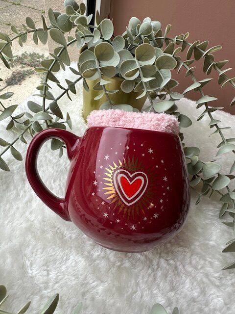 Coffret cadeau femme tasse et chaussettes roses avec coeur