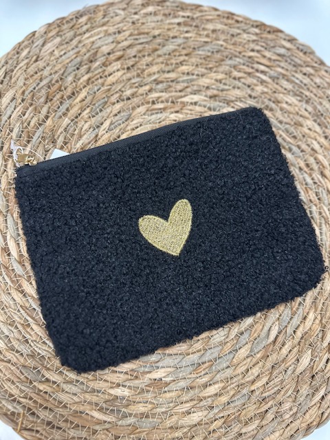 Pochette moumoute noire avec coeur doré