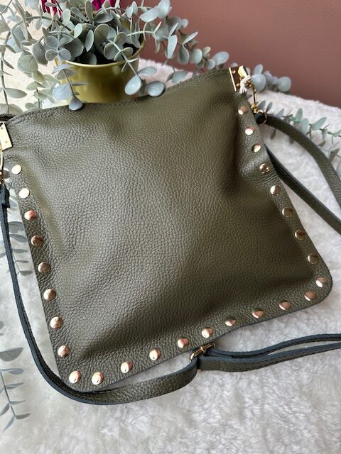 Sac bandoulière femme kaki à clous dorés
